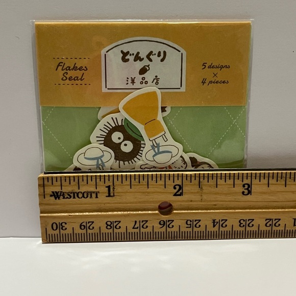 My Neighbor Totoro Mei and Satsuki Sticker Flake Seals - Picture 5 of 6